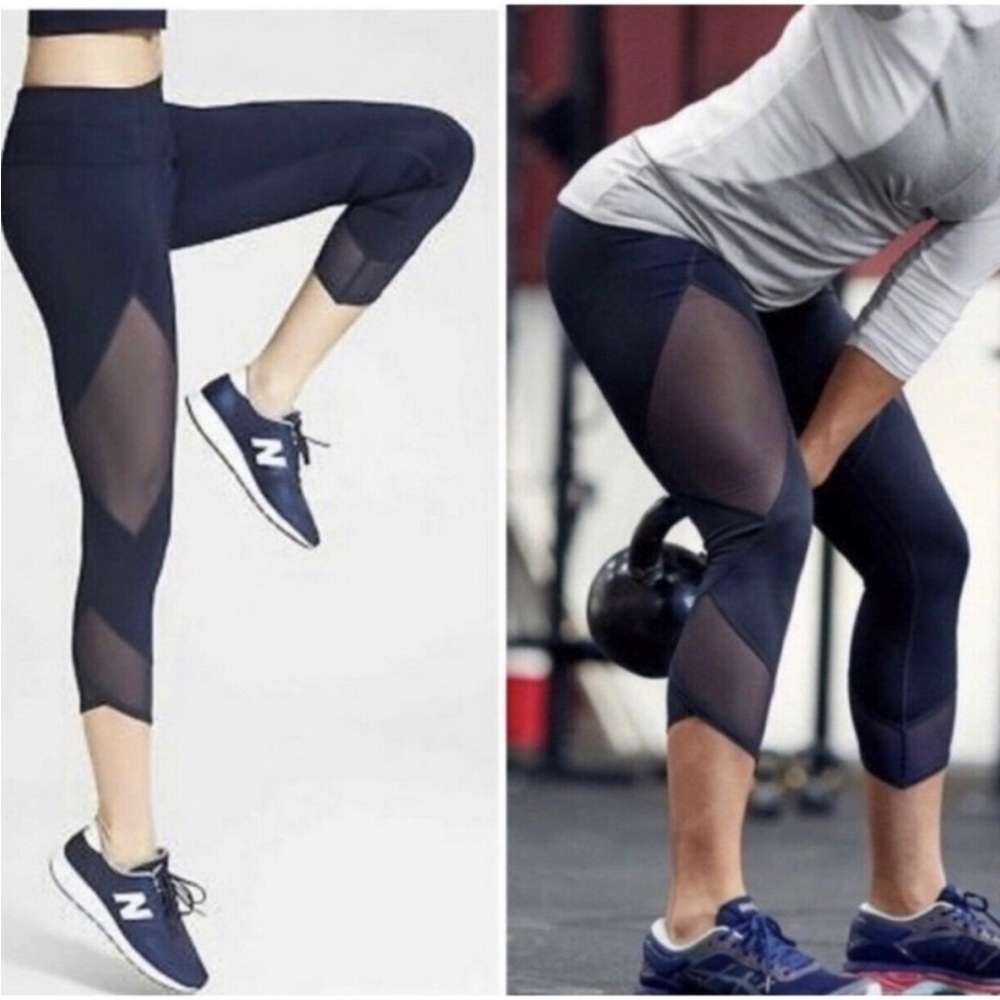 Athleta Navy Blue Mesh Sonar Capri Leggings size M - Picture 3 of 7